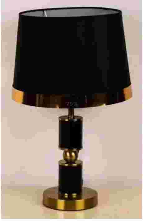 Lampe de table élégante à base dorée