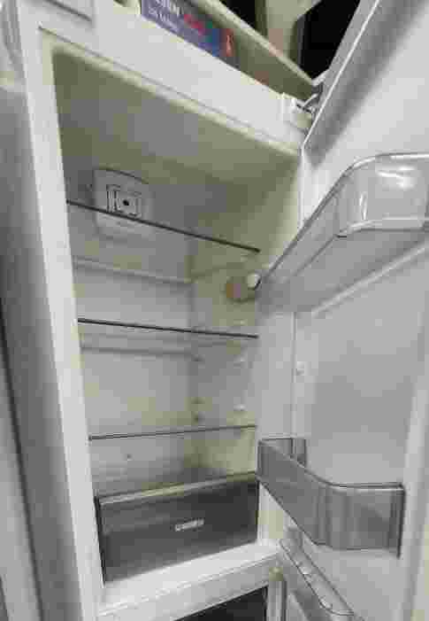 Réfrigérateur combiné 3 tiroirs ( Brocante )
